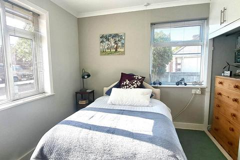 Kinross Bowling Green, Pennington, Lymington, SO41 8LQ