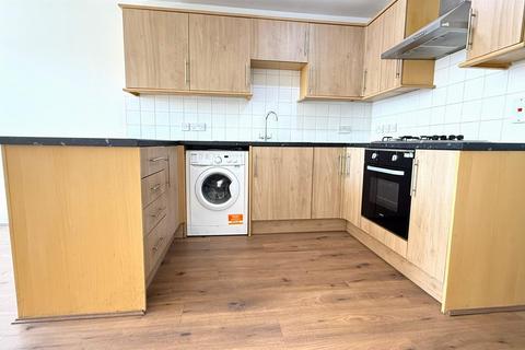 2 bedroom flat for sale, Kings Close, Birmingham B30