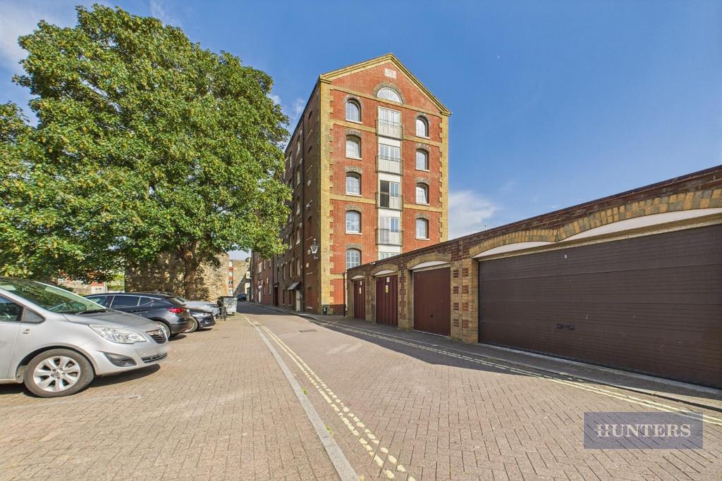CAM05152 G0-PR0149-STILL078.jpg