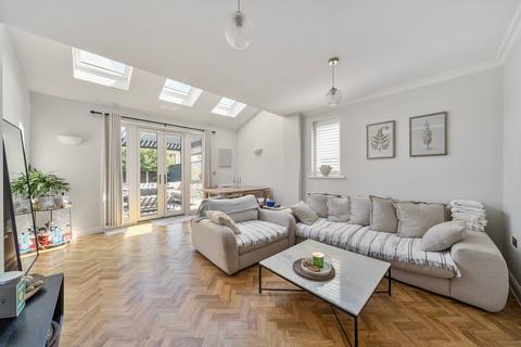 13 Johnson Drive, Coulsdon, CR5 3JR
