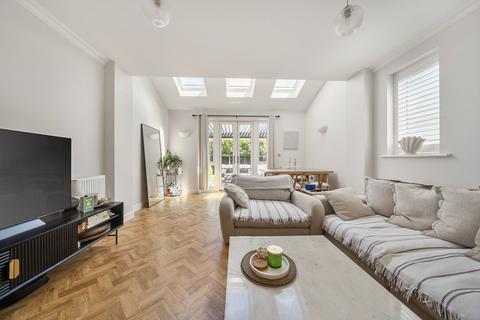 13 Johnson Drive, Coulsdon, CR5 3JR