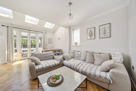 13 Johnson Drive, Coulsdon, CR5 3JR