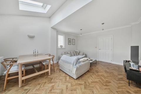 13 Johnson Drive, Coulsdon, CR5 3JR