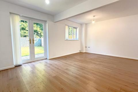 3 bedroom end of terrace house for sale, Kings Close, Birmingham B30