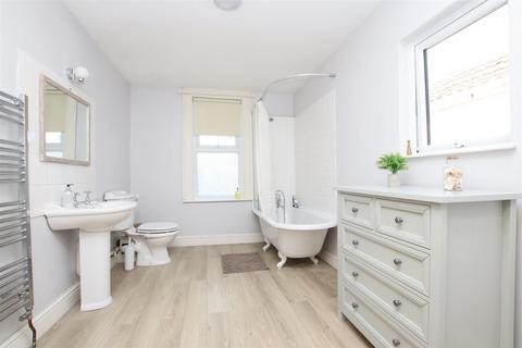2 bedroom house to rent, Malvern Buildings, Bath BA1