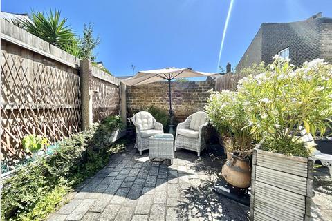 140a Alexandra Road, Southend-on-sea, SS1 1HB