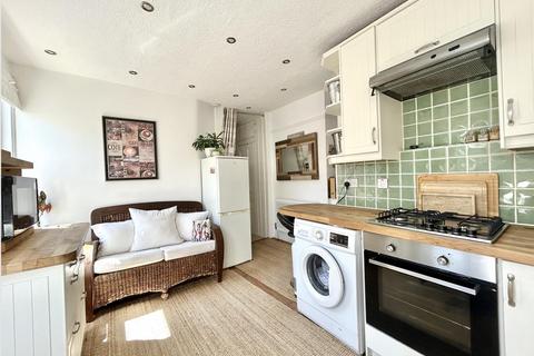 140a Alexandra Road, Southend-on-sea, SS1 1HB