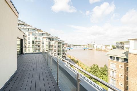 3 bedroom flat for sale, Chatfield Road, Battersea SW11