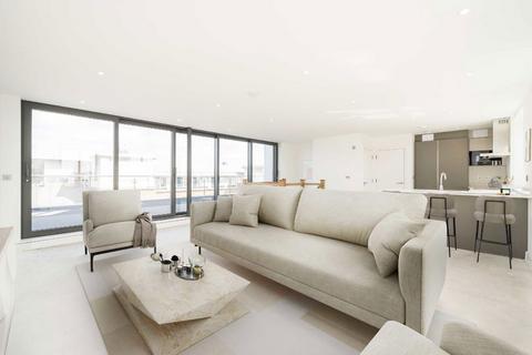 3 bedroom flat for sale, Chatfield Road, Battersea SW11