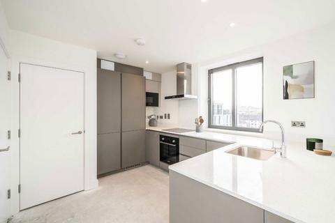 3 bedroom flat for sale, Chatfield Road, Battersea SW11