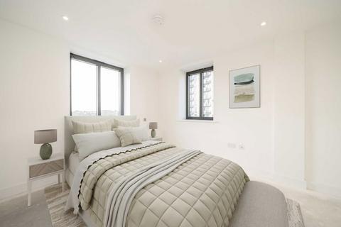 3 bedroom flat for sale, Chatfield Road, Battersea SW11