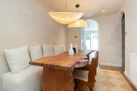 1 bedroom flat for sale, Winchester Street, London SW1V