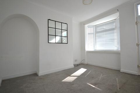 2 bedroom terraced house to rent, Clinton Avenue, Hull HU5