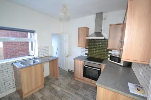 2 bedroom terraced house to rent, Clinton Avenue, Hull HU5