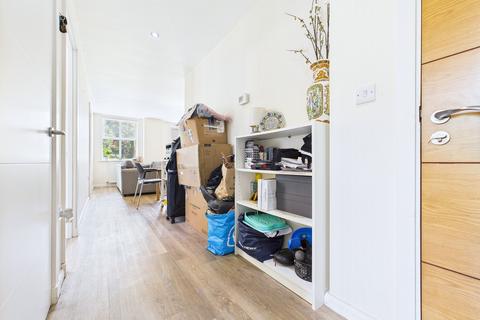 2 bedroom flat for sale, Rocksborough House, 117-123 Warwick Road, Solihull - B92