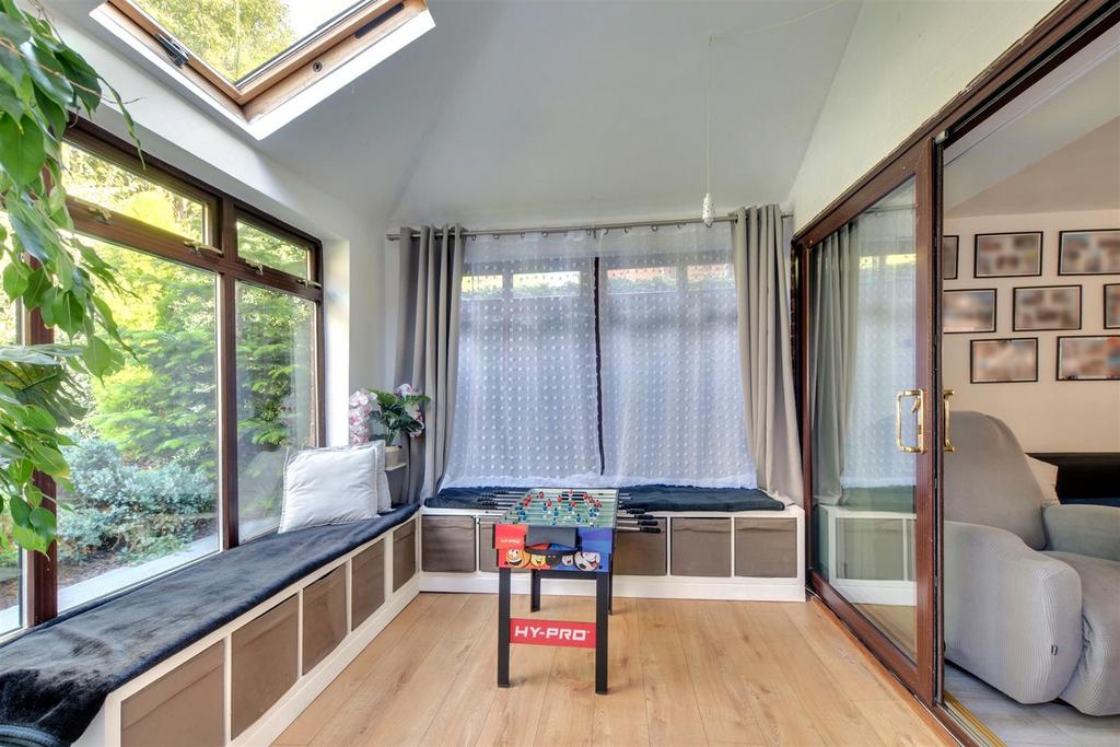 Sunroom 2.jpeg