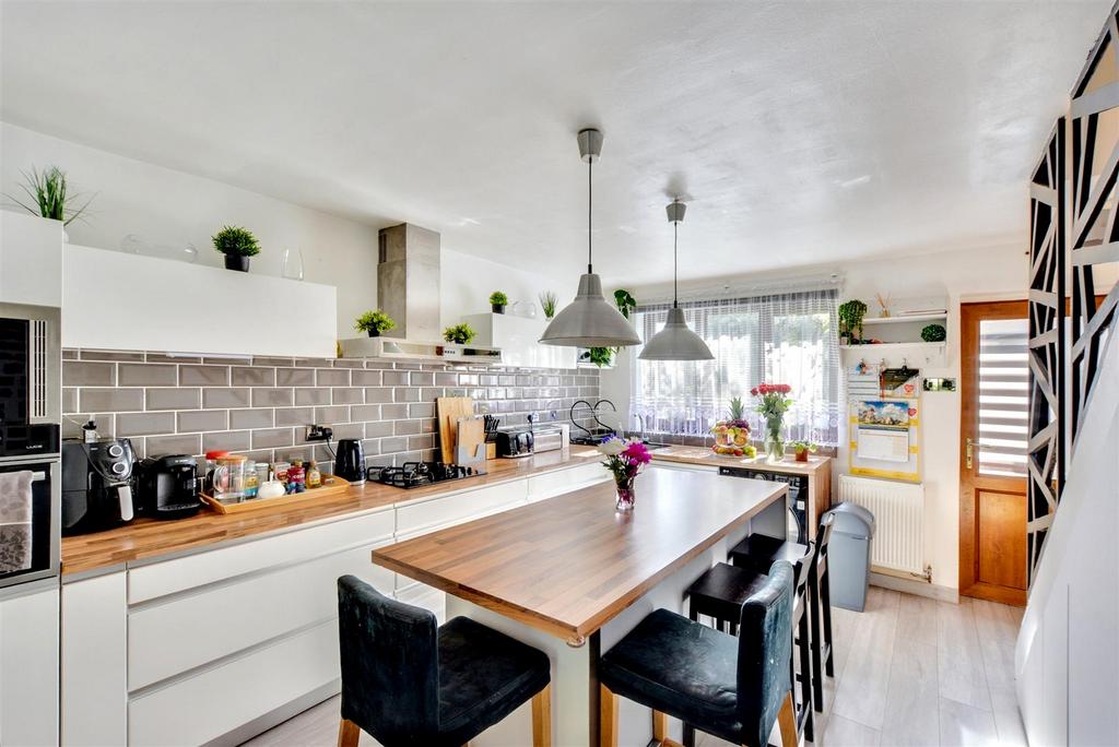 Kitchen 1.jpeg