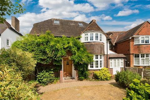 9 Basing Close, Thames Ditton, KT7 0NY