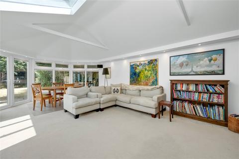 9 Basing Close, Thames Ditton, KT7 0NY