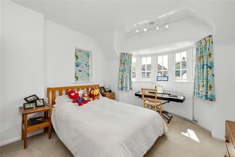9 Basing Close, Thames Ditton, KT7 0NY