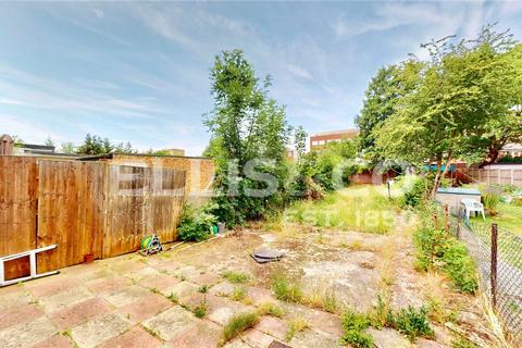3 bedroom terraced house to rent, Burwell Avenue, Greenford, UB6