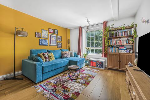 2 bedroom flat for sale, Turnham House, Frendsbury Road, London, SE4