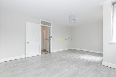 4 bedroom flat to rent, Abbott Road, London E14