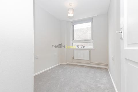 4 bedroom flat to rent, Abbott Road, London E14