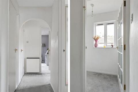79 Rossignol Gardens, Carshalton, SM5 2EE