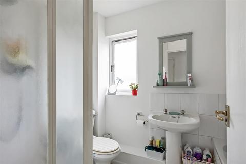 79 Rossignol Gardens, Carshalton, SM5 2EE