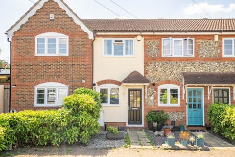 2 bedroom terraced house to rent, Holmbury, Guildford Road AL1