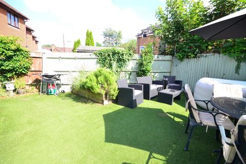 65 Oaklands, South Godstone, Godstone, RH9 8HX