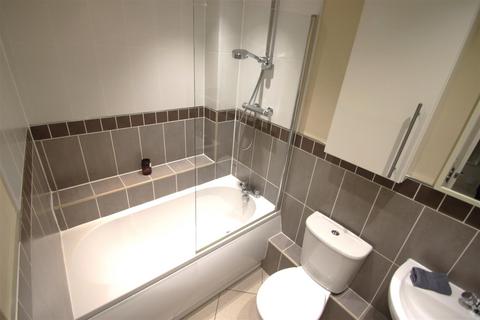 Studio to rent, Savoy Close, Birmingham, B32