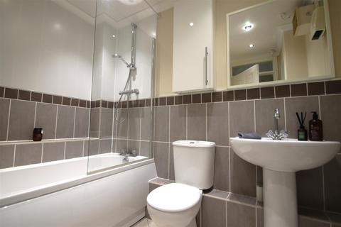 Studio to rent, Savoy Close, Birmingham, B32