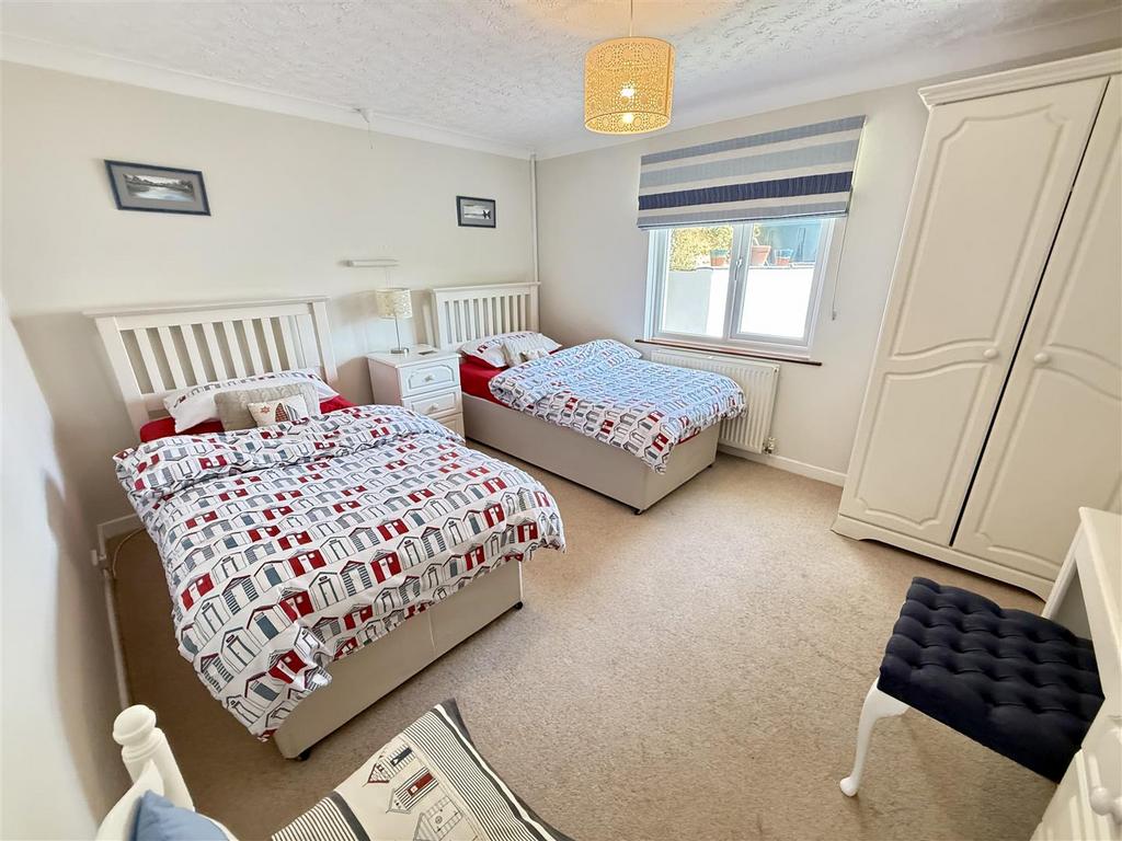 Rear bedroom 4
