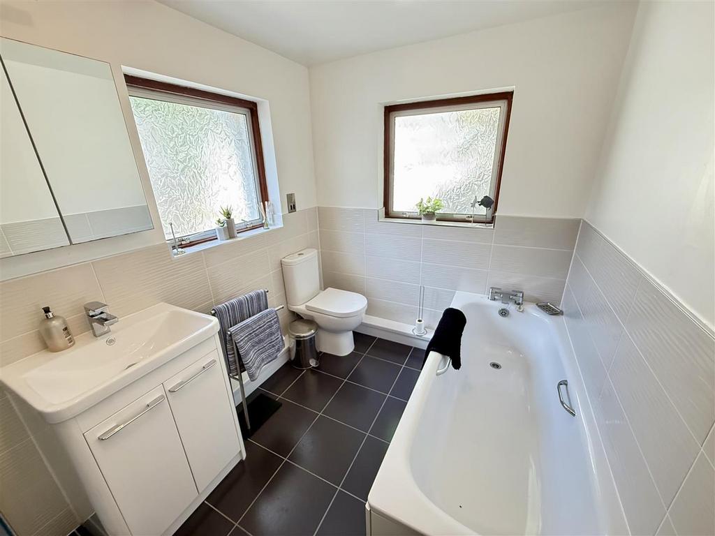 Main bathroom
