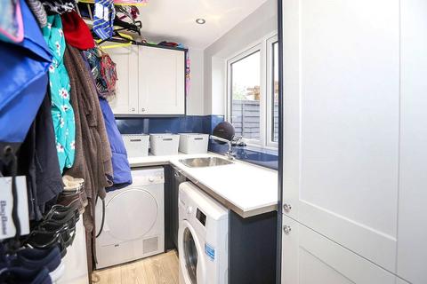 60 Canterbury Drive, Perton, Wolverhampton, WV6 7XA