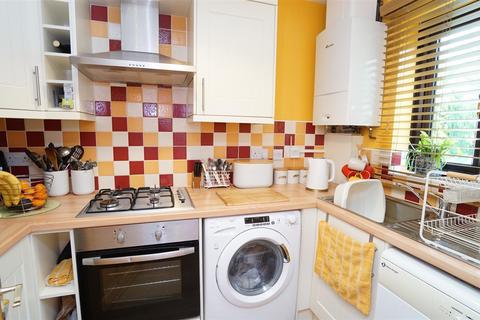 2 bedroom townhouse for sale, Buckfast Court, Idle, Bradford