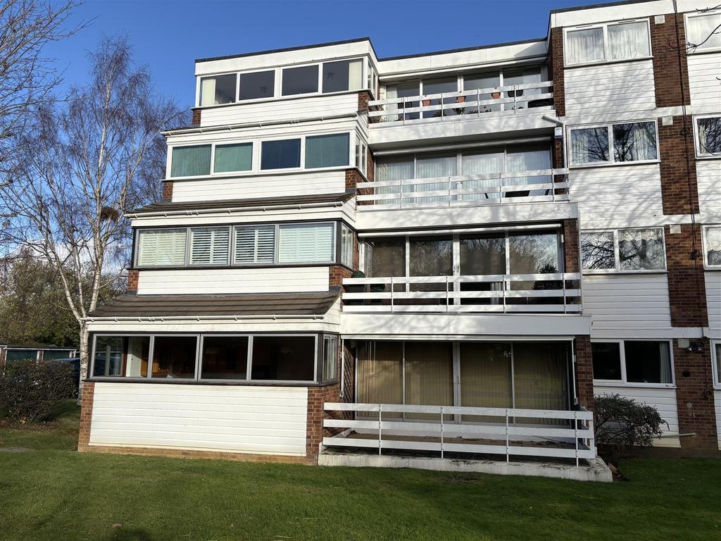 COMMUNAL GROUNDS, PARKING &amp; GARAGE