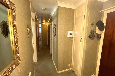 2 bedroom ground floor flat for sale, Westmoreland Road, Bromley