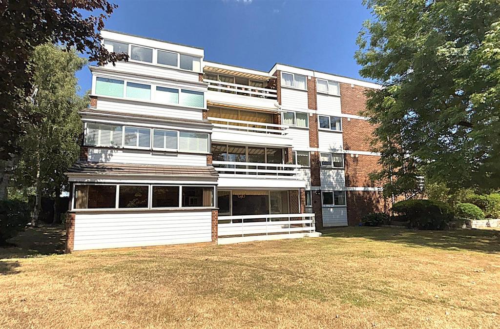 COMMUNAL GROUNDS, PARKING &amp; GARAGE