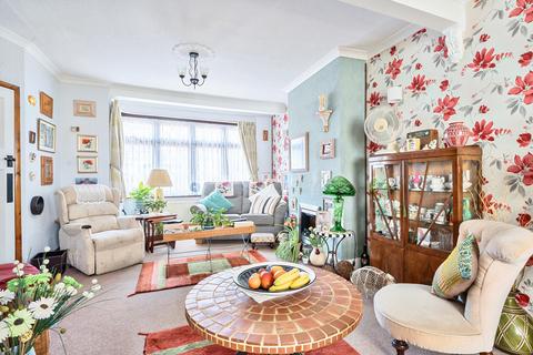38 The Drive, Collier Row, Romford, RM5 3TR