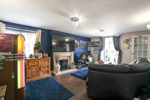 2 bedroom end of terrace house for sale, Wold Road, Burton Latimer