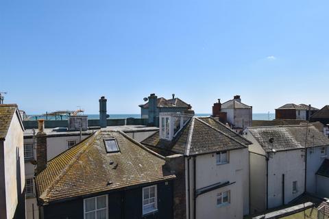3 bedroom flat for sale, George Street, East Sussex TN34