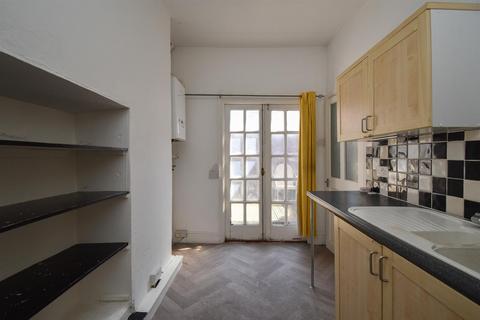 3 bedroom flat for sale, George Street, East Sussex TN34
