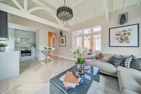 Flat B, 28 Bath Road, London, W4 1LW