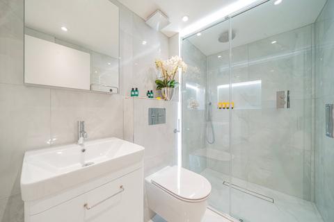 Flat B, 28 Bath Road, London, W4 1LW