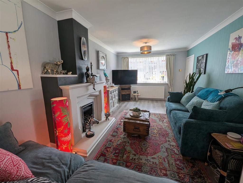 Lounge/Dining Room