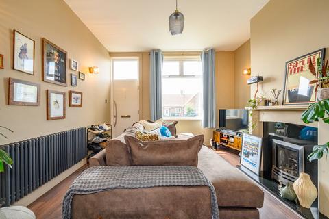 73 Asquith Avenue, Morley, Leeds, LS27 9QS