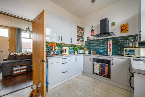 73 Asquith Avenue, Morley, Leeds, LS27 9QS